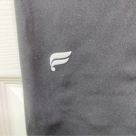 NWT Fabletics Oasis Crossover 7/8 Pure Luxe Black Size L - Picture 3 of 6